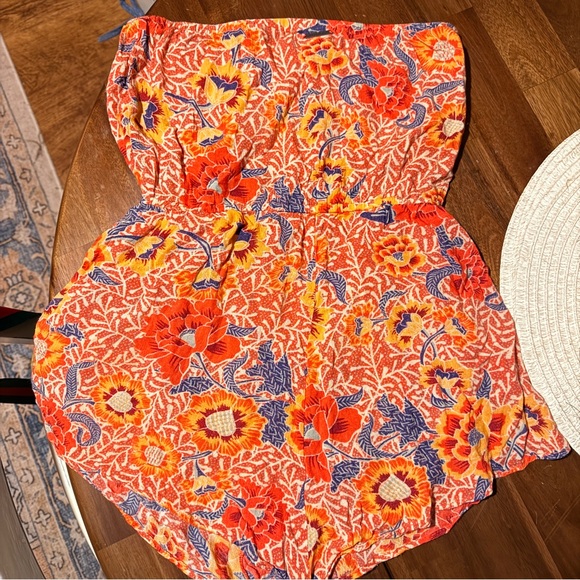 Billabong Floral Romper – Size Small - Picture 3 of 8